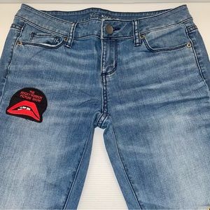 Victoria’s Secrets London Kitten Flare Faded Jeans NWOT Size 4